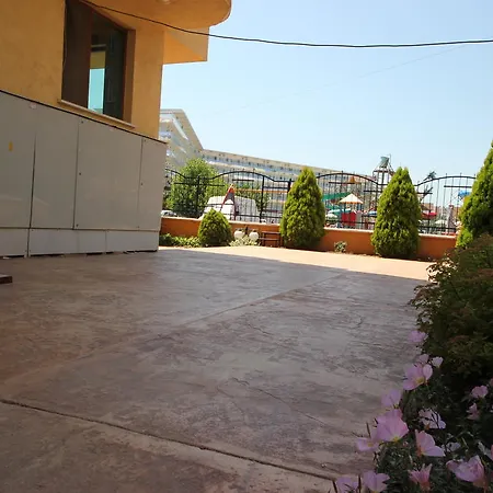 Apartment Menada Amadeus 3 *